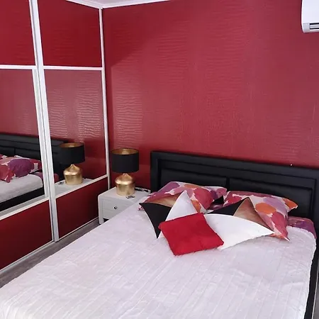 לינה וארוחת בוקר La Palmeraie Village Naturiste *