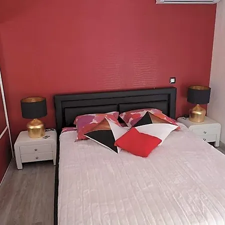 לינה וארוחת בוקר La Palmeraie Village Naturiste *